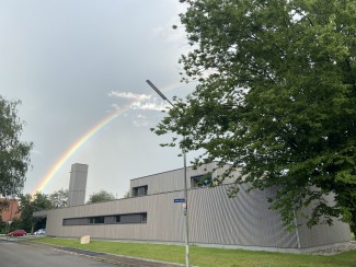 Regenbogen über der Jesuskirche